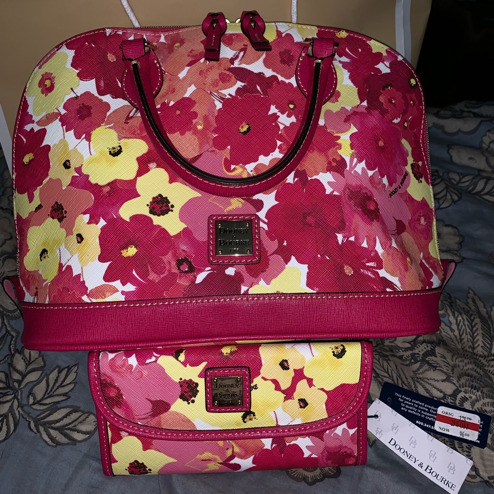 Sold🌺🌼Dooney and Bourke set